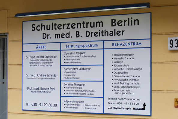 Mehrteilige Orientierungs- und Schildersysteme
